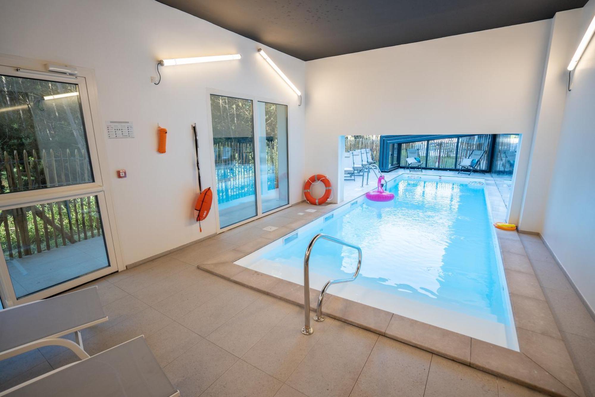 - Bordeaux-merignac By Ihg Hotel 4*